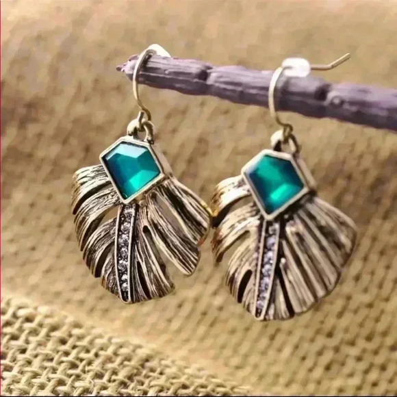 Vintage look earrings - Picture 1 of 2